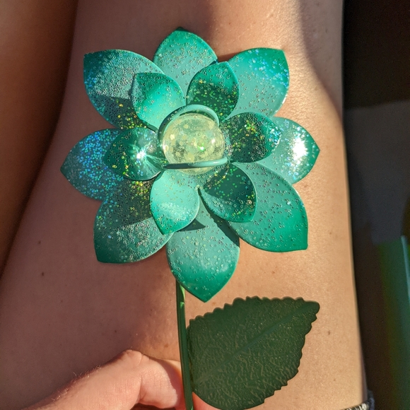 Last chance! Faux Flowers BOSCOVS Blue Metal and Glass Flower Decor Set of Three - Picture 7 of 13